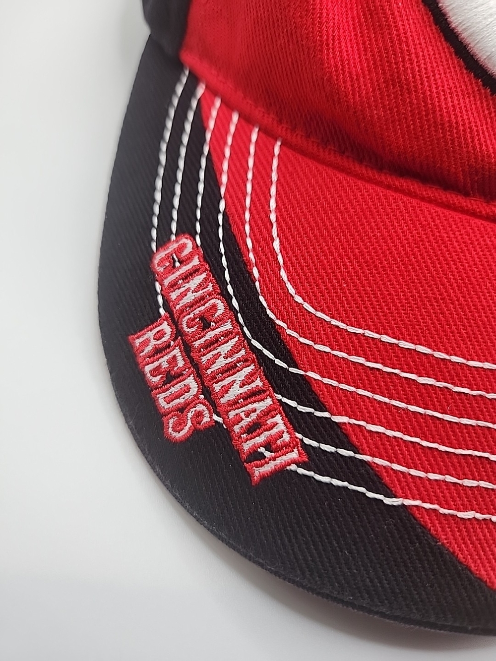 Red Kids Baseball Cap. Cincy Reds Youth hat. - Picture 3 of 12